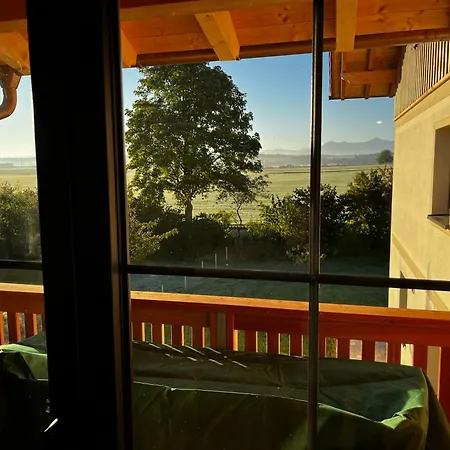 Moderne Mit Balkon Auf Dem Bauernhof *