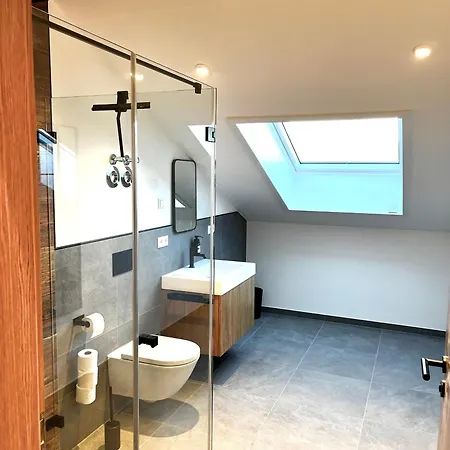 Moderne Mit Balkon Auf Dem Bauernhof *